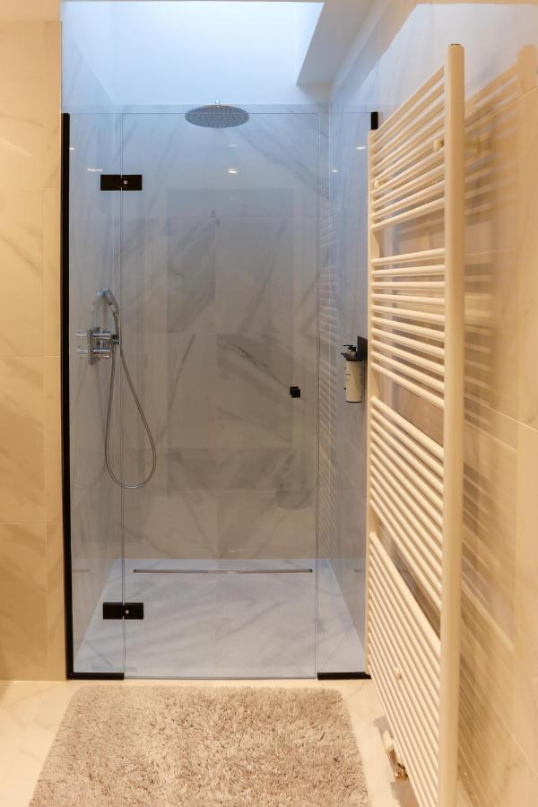 Huis19 Luxury Apartments Гент Екстериор снимка